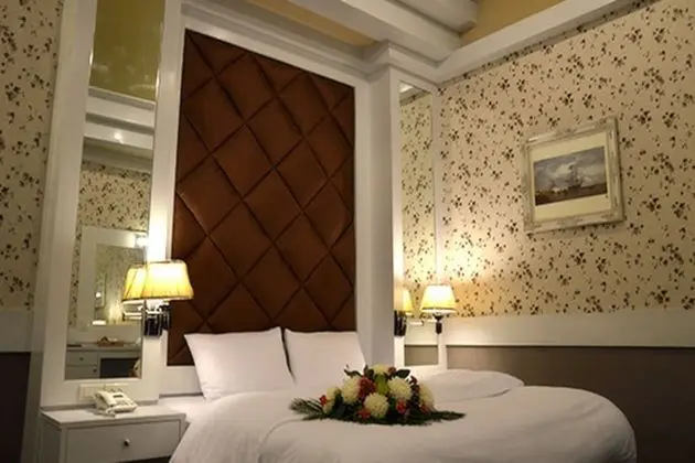 Grand Deluxe Room
