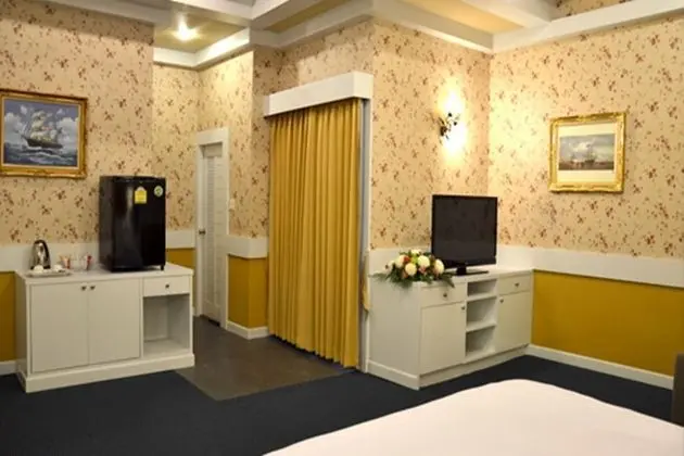 Grand Deluxe Room