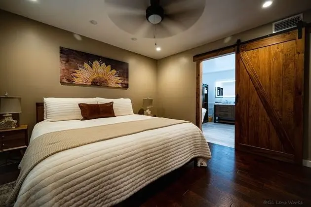 Luxury Oda