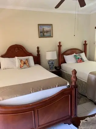 Deluxe Tek Büyük Yataklı Oda, 2 Çift Kişilik Yatak