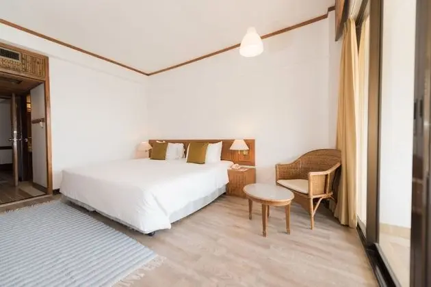 Deluxe Seaview