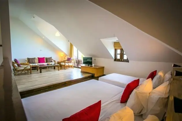 Deluxe Triple Seaview