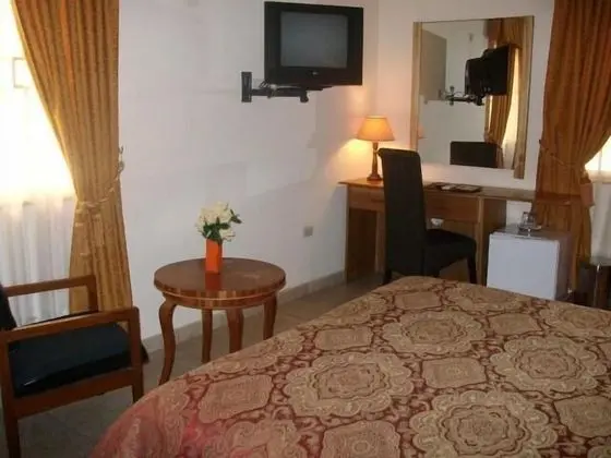 Deluxe Oda, 1 Büyük (Queen) Boy Yatak