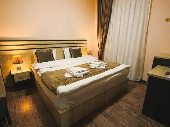 Tek Büyük Yataklı Oda