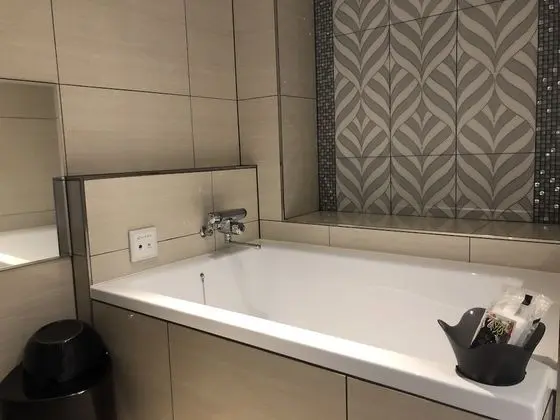 Oda, Sigara İçilebilir (Run of House with bathtub)