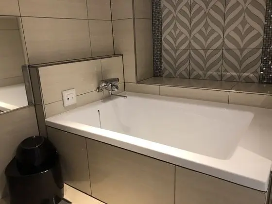 Oda, Sigara İçilebilir (Run of House with bathtub)