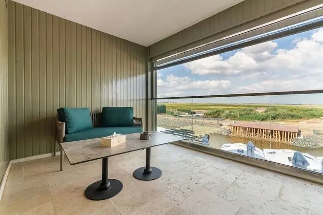 Amyntas  Premium Room With Balcony And Lake View