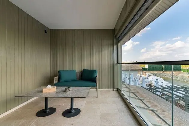 Amyntas  Premium Room With Balcony And Lake View