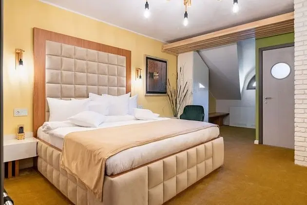 Amyntas Standard Double Room