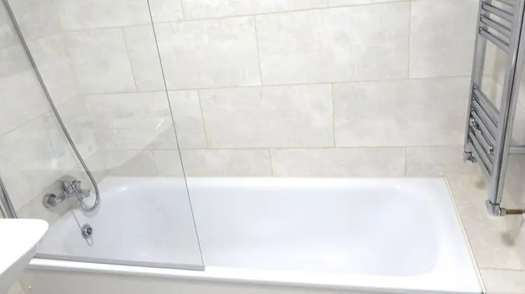 Traditional Tek Büyük Yataklı Oda (3)
