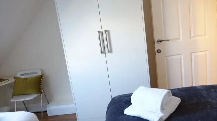 Traditional Tek Büyük Yataklı Oda