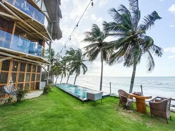 King Suite with Infinity Pool View