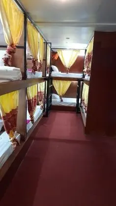 Ortak Ranzalı Oda, Ortak Banyo