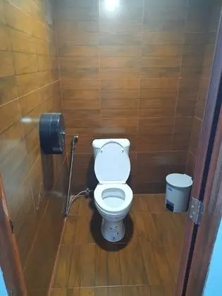 Ortak Ranzalı Oda, Ortak Banyo