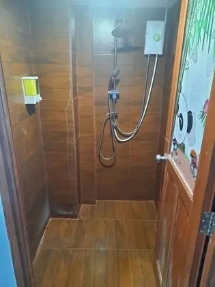 Ortak Ranzalı Oda, Ortak Banyo