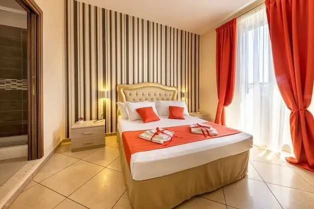 Panoramic Tek Büyük Yataklı Oda