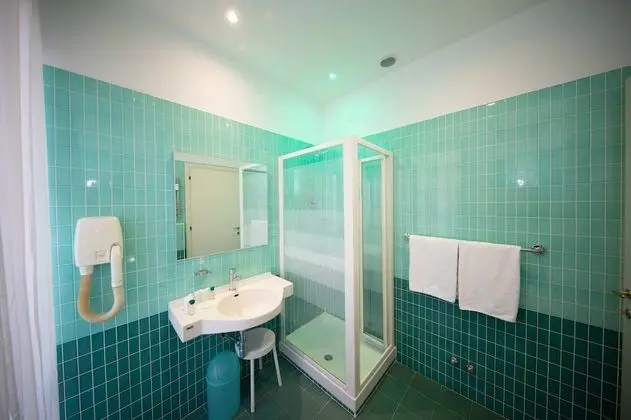 Junior Süit, Sigara İçilmez