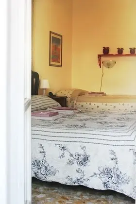 Üç Kişilik Oda, Ortak Banyo