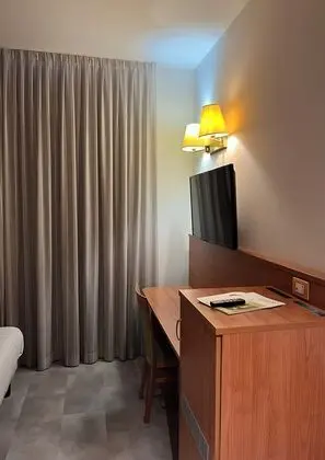 Standard Büyük Yataklı Tek Kişilik Oda