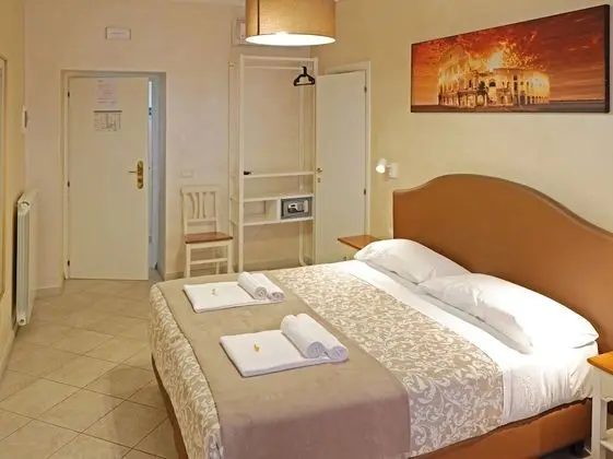 Classic Üç Kişilik Oda