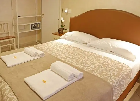 Classic Üç Kişilik Oda