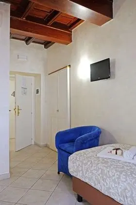 Classic Üç Kişilik Oda