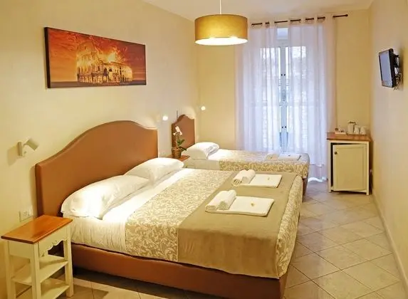 Classic Üç Kişilik Oda