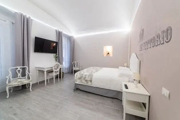 Tek Büyük Yataklı Oda, Şehir Manzaralı (La stanza delle monete)
