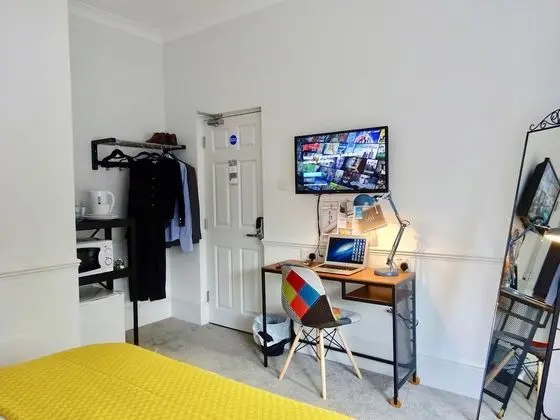 Standard Tek Büyük Yataklı Oda