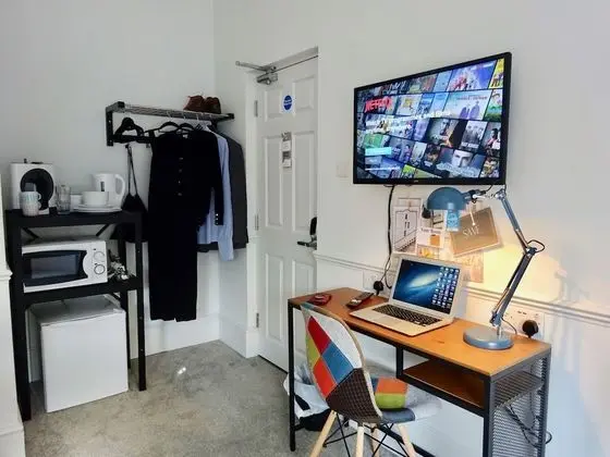 Standard Tek Büyük Yataklı Oda