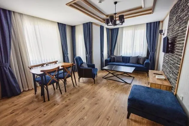 Royal Residence Aile Suite, Dağ Manzaralı, Balkonlu