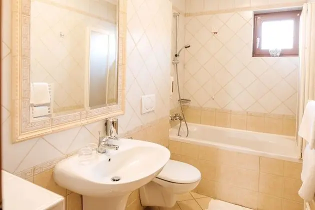 Basic Tek Büyük veya İki Ayrı Yataklı Oda, Bahçe Manzaralı