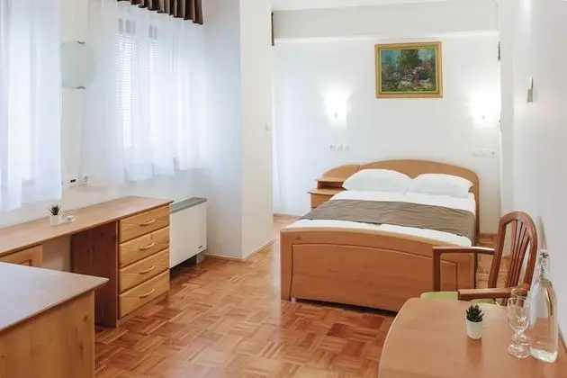 Comfort Tek Büyük Yataklı Oda