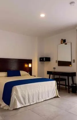 Superior Room 1 Queen Bed