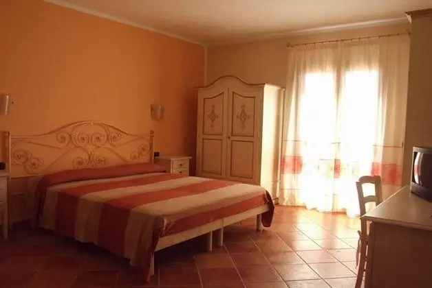 Tek Büyük Yataklı Oda (Theta)