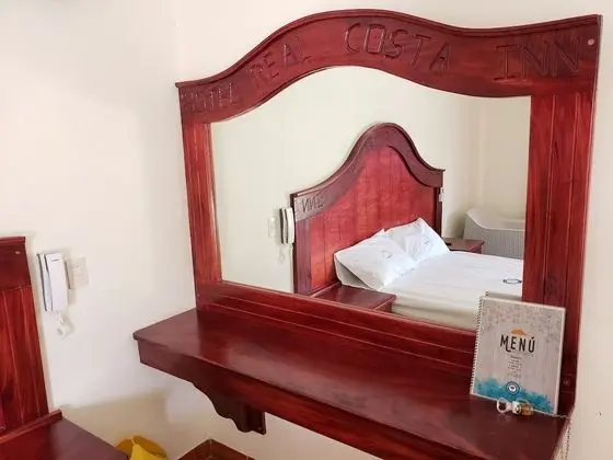 Oda, 1 Çift Kişilik Yatak, Sigara İçilmez