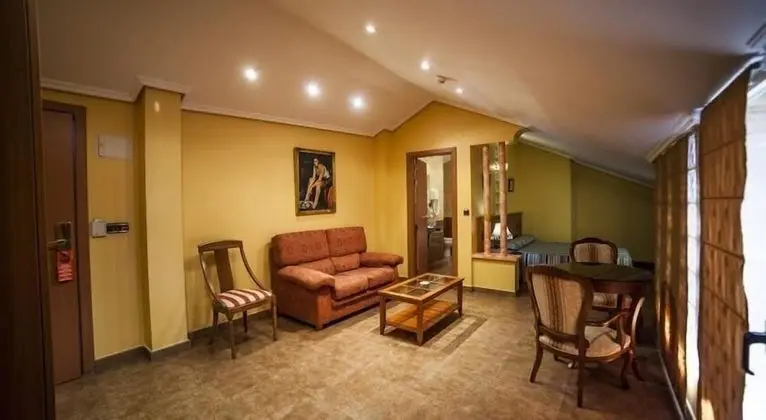 Süit, 1 Büyük (Queen) Boy Yatak, Sigara İçilmez, Şehir Manzaralı