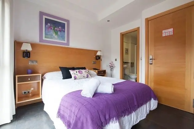 Tek Büyük Yataklı Oda, 1 Çift Kişilik Yatak