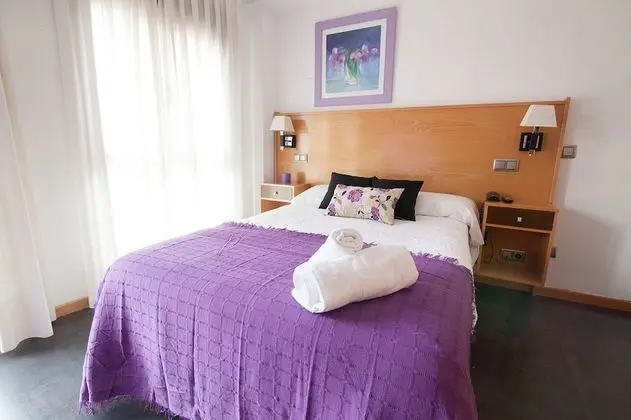 Tek Büyük Yataklı Oda, 1 Çift Kişilik Yatak