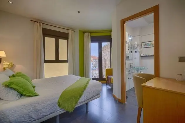 Tek Büyük Yataklı Oda, 1 Çift Kişilik Yatak