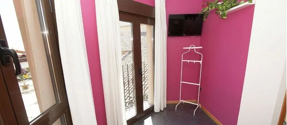 Tek Büyük Yataklı Oda, 1 Çift Kişilik Yatak