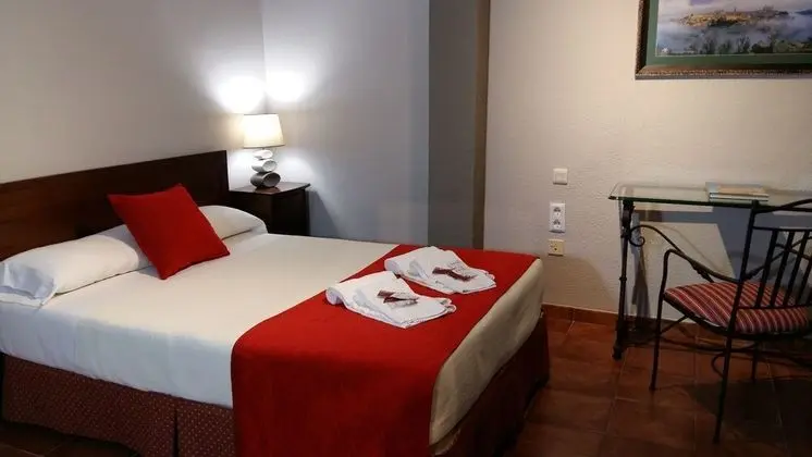 Tek Büyük Yataklı Oda