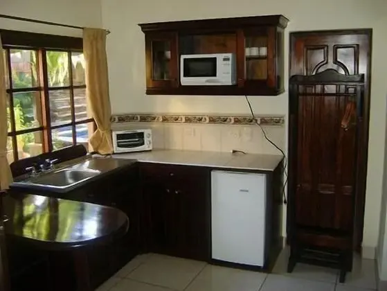 Basic Büyük Yataklı Tek Kişilik Oda, Özel Banyo, Avlu