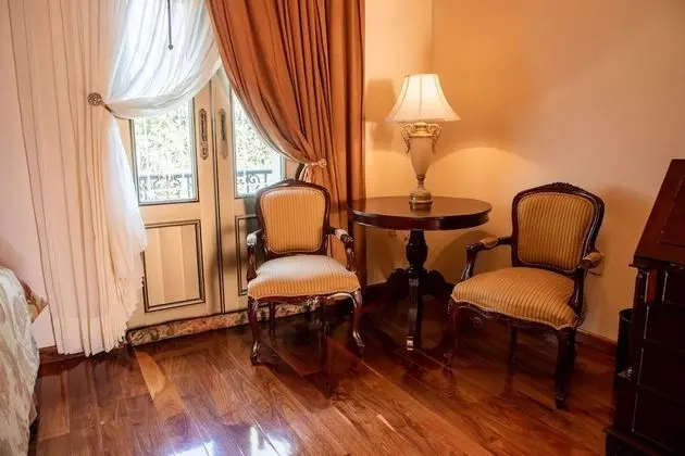 2 Bedroom Deluxe Suite.