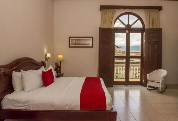 Junior Oda, 1 En Büyük (King) Boy Yatak, Balkon, Şehir Manzaralı