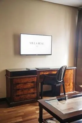 Junior Süit, Balkon