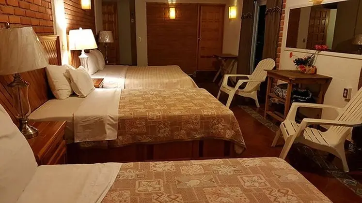 Üç Kişilik Oda, Birden Çok Yatak, Sigara İçilmez