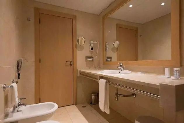 Superior Tek Büyük veya İki Ayrı Yataklı Oda