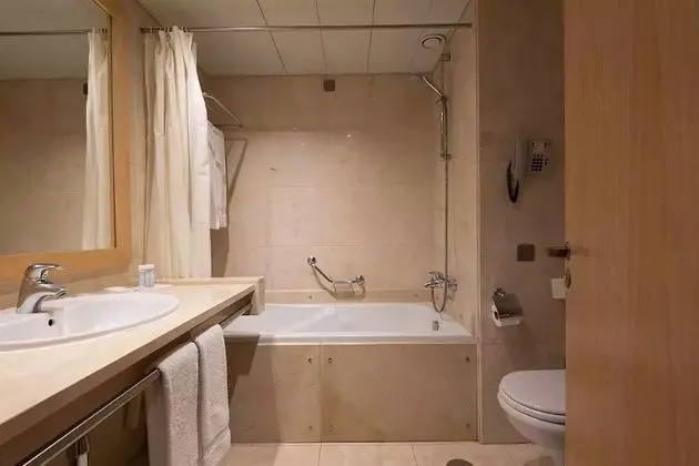 Superior Tek Büyük veya İki Ayrı Yataklı Oda