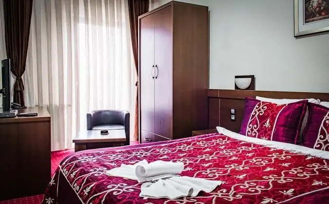 Tek Büyük Yataklı Oda, Özel Banyo, Şehir Manzaralı
